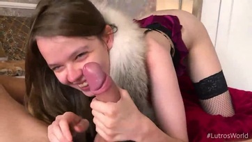 Tüneményes arcú 18 éves tini cicus ügyesen szop a szex casting-on Thumb