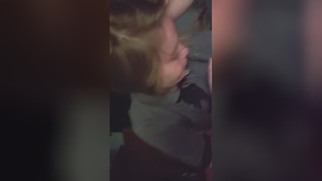 18 esztendős fiatal csaj szopkodja a kolbászt Thumb