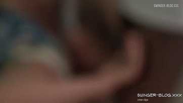 Nagy Mellű szöszike MILF cafka szvingerezés partin Thumb