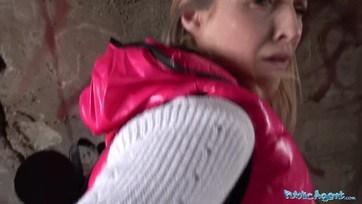 Rhiannon Ryder szétkúrva a híd alatt Thumb
