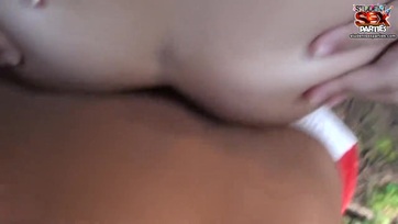 Fiatal páros szexe az anyatermészetben Thumb