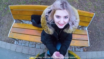 Fiatal 18 esztendős fiatal ribanc zsozsóért cummant a réten Thumb