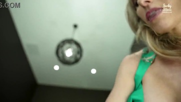 Egy ágyikón alukáltunk a nevelőmuterommal és bedugtam a kolbászom a popsilyukába Thumb