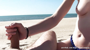 Kiráztam a péniszét a strandon hogy legyen egy jó napja Thumb