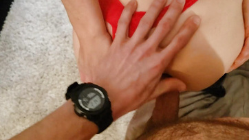 Telegecizte a fingómat a vérvörös bugyimban Thumb