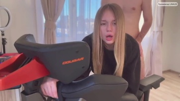 Olyannyira imponált a szajhámnak a meglepetés hogy hamar levetette a jóganadrágját hogy meghúzzam Thumb