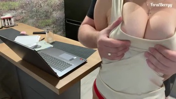 Keményen megdöngette a szexi iskolás bigét és összeélvezte a sunáját és a tangabugyiját Thumb