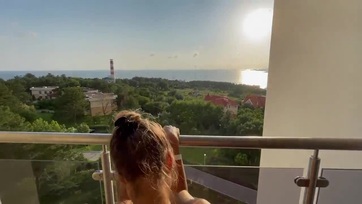 Azonnal bedurrant a faszom midőn kiszúrtam a mezítelen szajhámat és durván lekúrtam Thumb