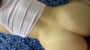 Lebuktatta masztizás közben a nagy dudájú mostohahugicáját és odalógatta az ágaskodó falloszát Thumb