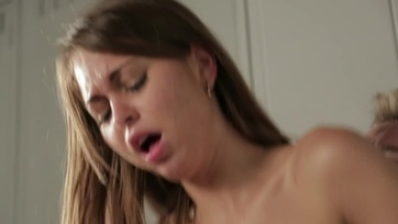 Rácuppant a gyúrós edzőjére a szexi pompom bula és megtömette vele a puniját Thumb