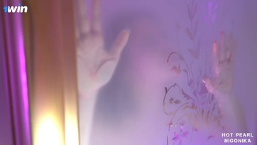 A fehérmájú gimnazista fruskák rádumálták a sármos hapsit hogy vigye el őket egy légyottra Thumb